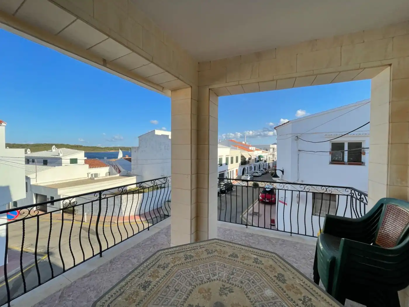 Vista exterior de Apartament en venda en Es Mercadal amb Terrassa, Piscina i Balcó