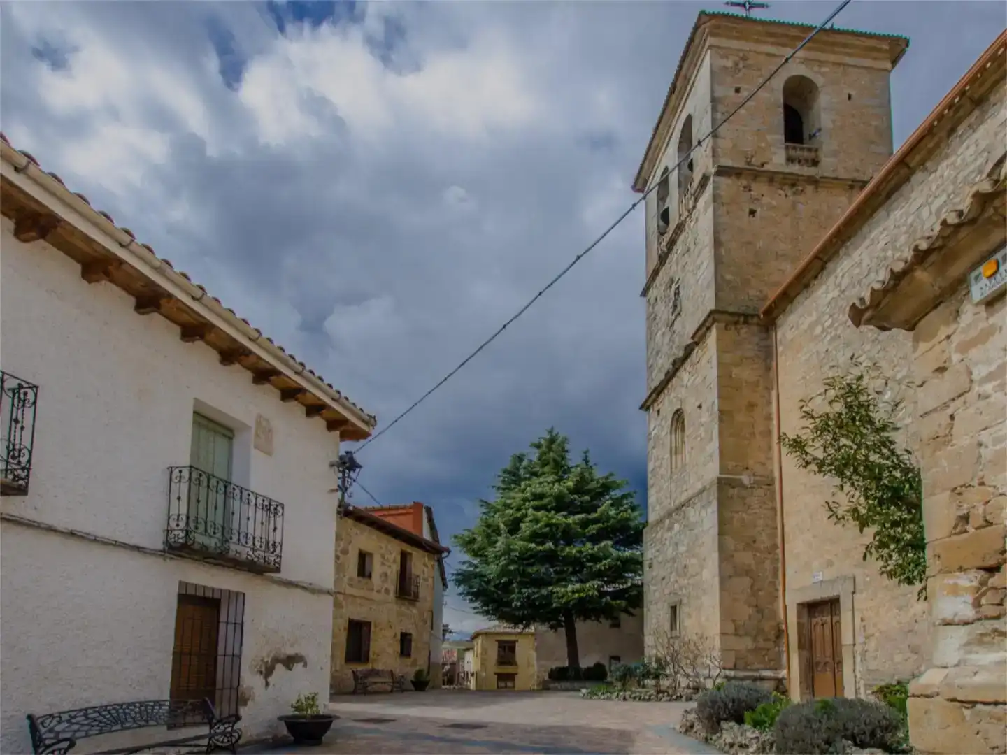 Vista exterior de Casa o xalet en venda en Torremocha del Campo amb Jardí privat