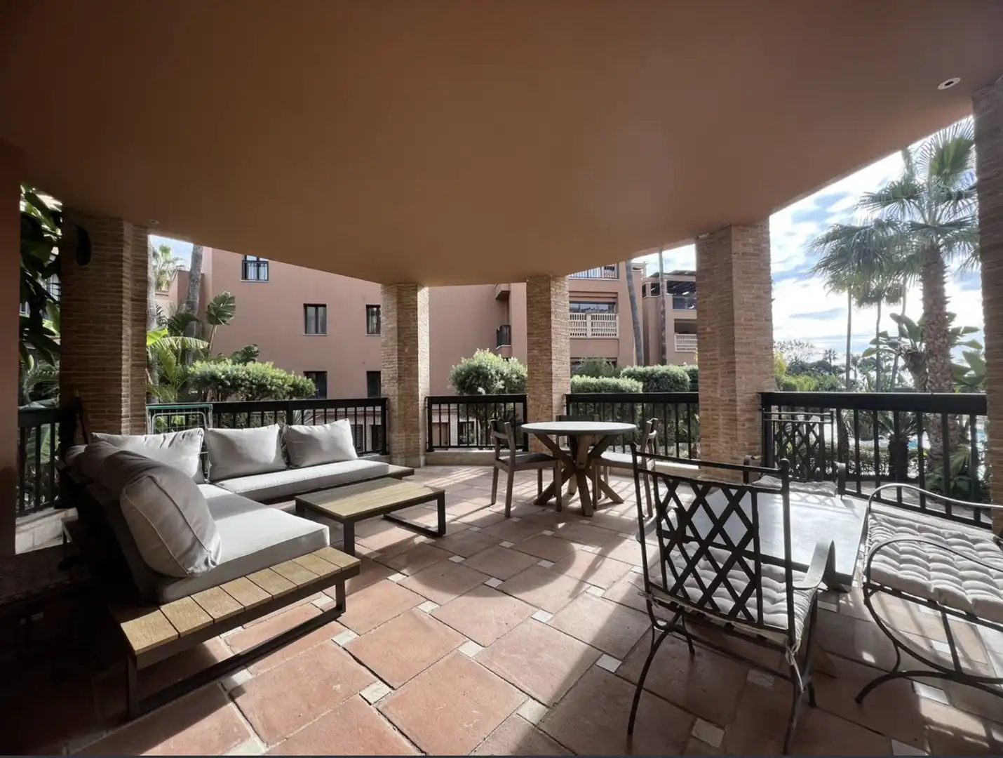Apartament amb piscina en venda a San Pedro de Alcántara, imagen 6