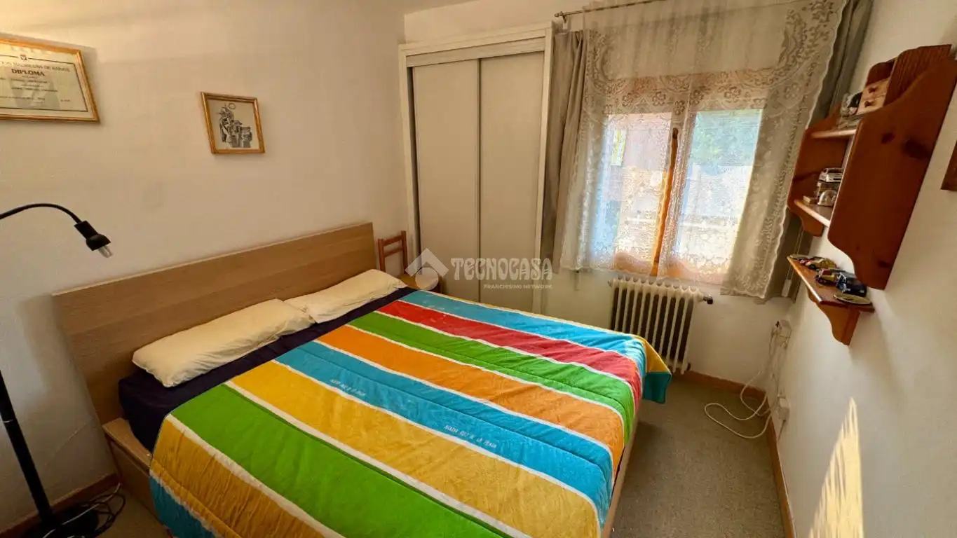 Dormitori de Casa adosada en venda en Moralzarzal amb Calefacció, Terrassa i Piscina comunitària