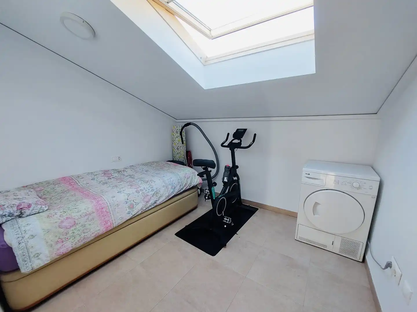 Schlafzimmer von Dachboden zum Verkauf in Dénia mit Klimaanlage, Heizung und Terrasse