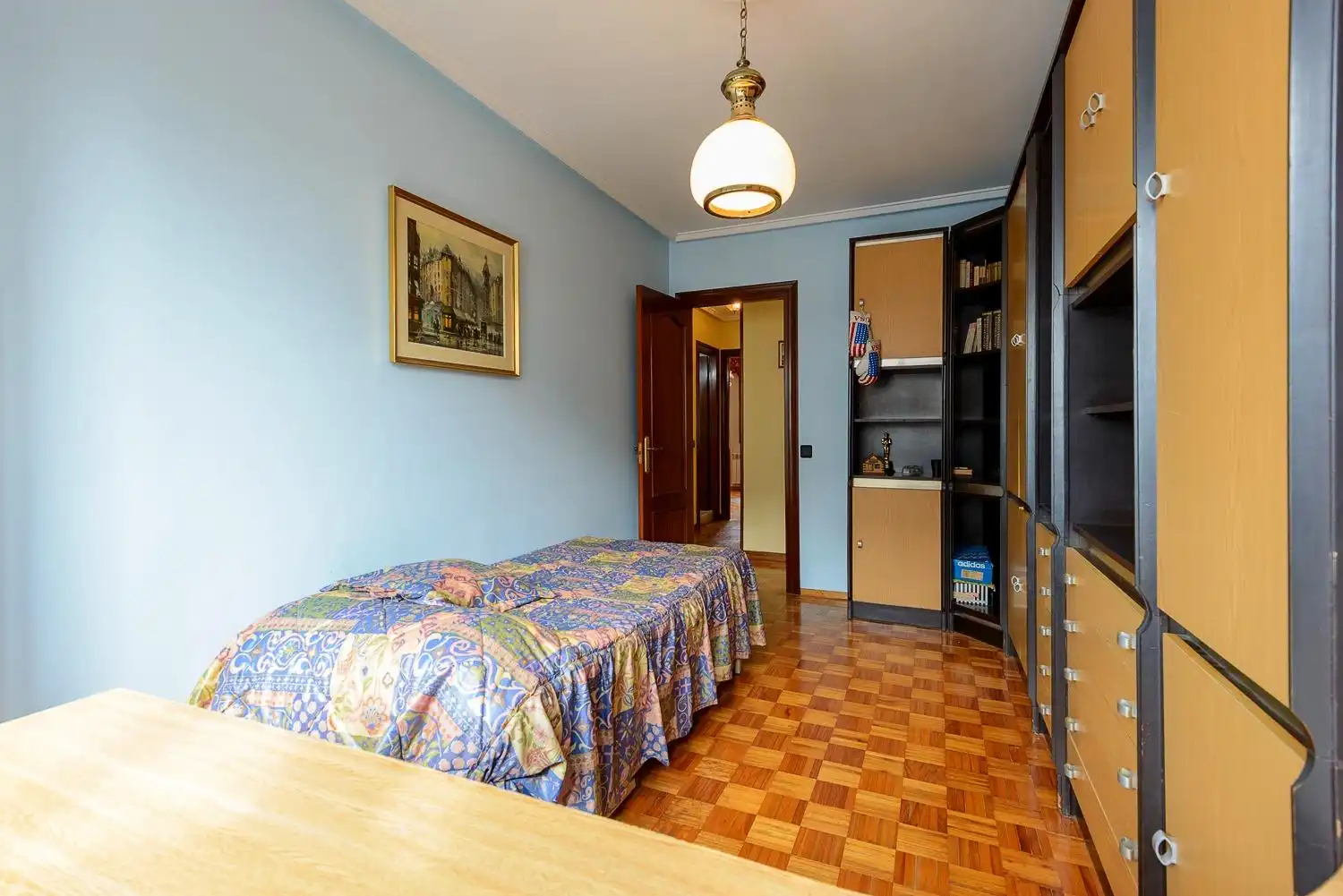 Habitación de Piso en venta en Oviedo  con Calefacción, Amueblado y Balcón