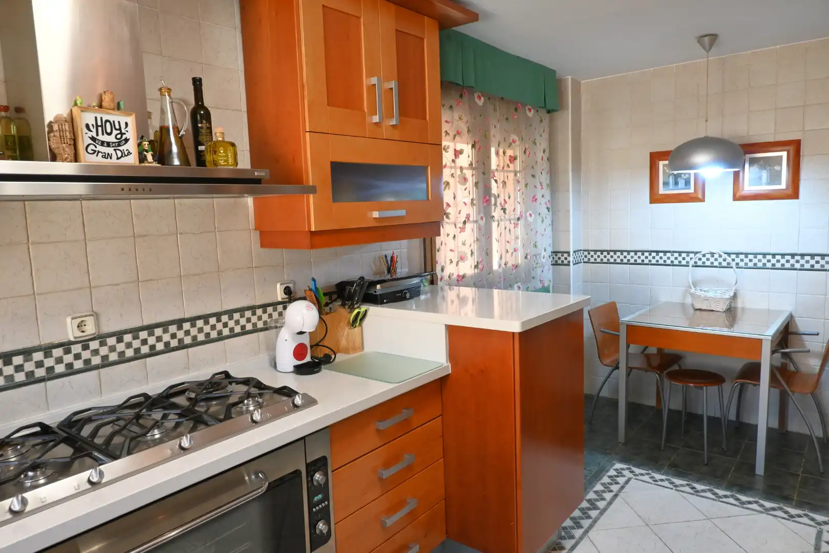 Cocina de Casa adosada en venta en Las Gabias con Aire acondicionado, Calefacción y Terraza