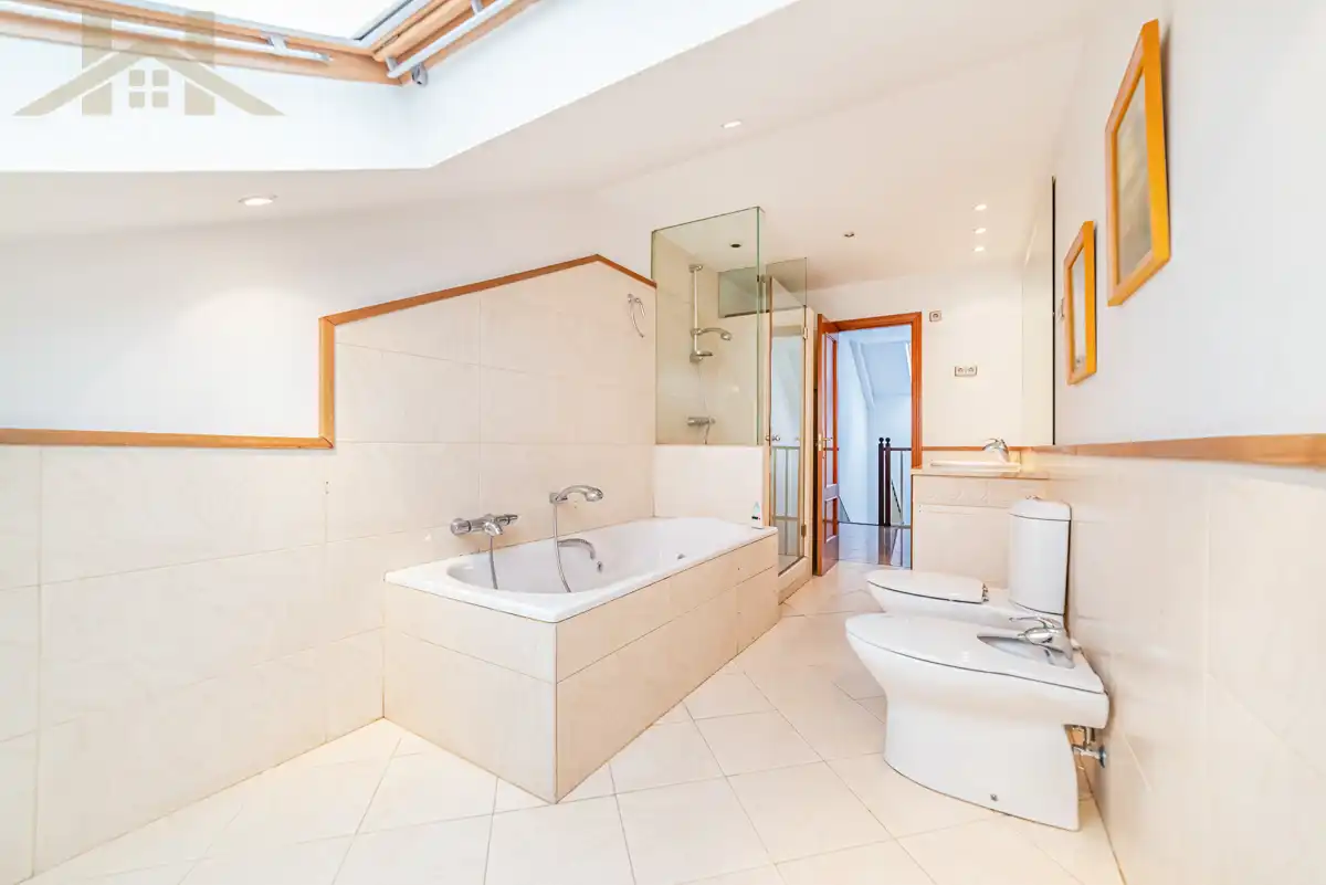 Houses for rent in Calle Cedros, Zona Monte El Pilar