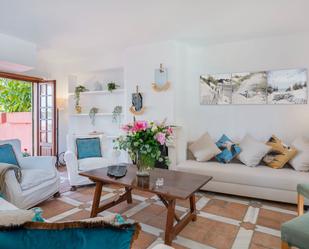 Living room of Single-family semi-detached to rent in Marbella  with Air Conditioner, Heating and Terrace