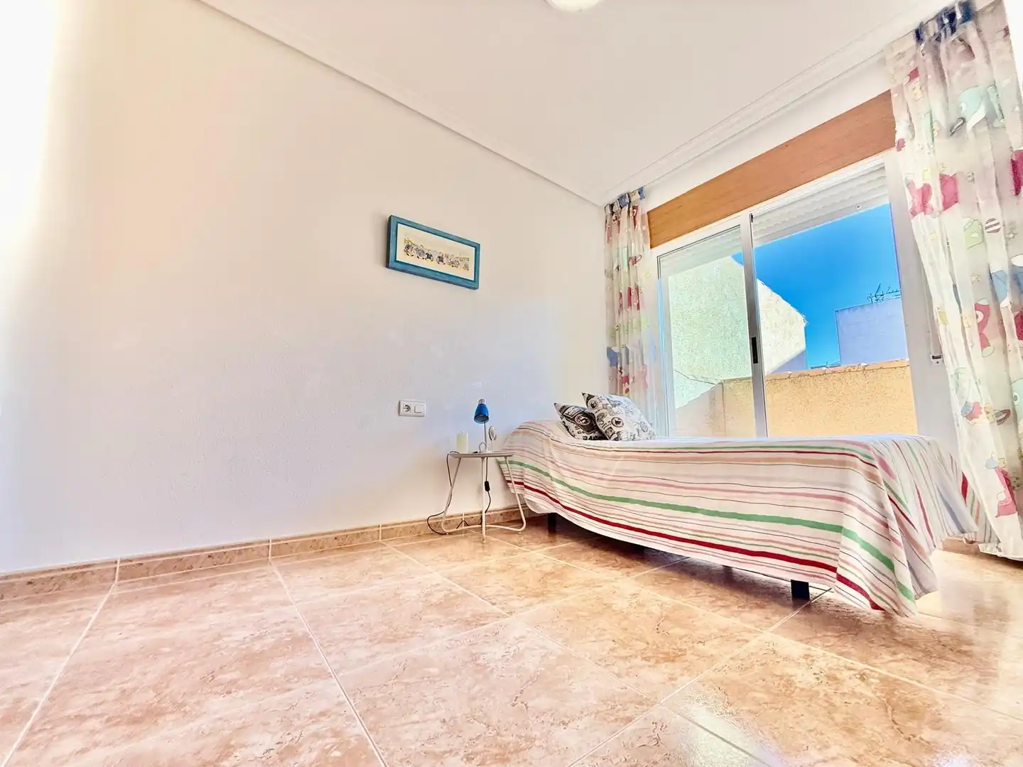 Habitación de Casa adosada en venta en Pilar de la Horadada con Aire acondicionado, Calefacción y Jardín privado