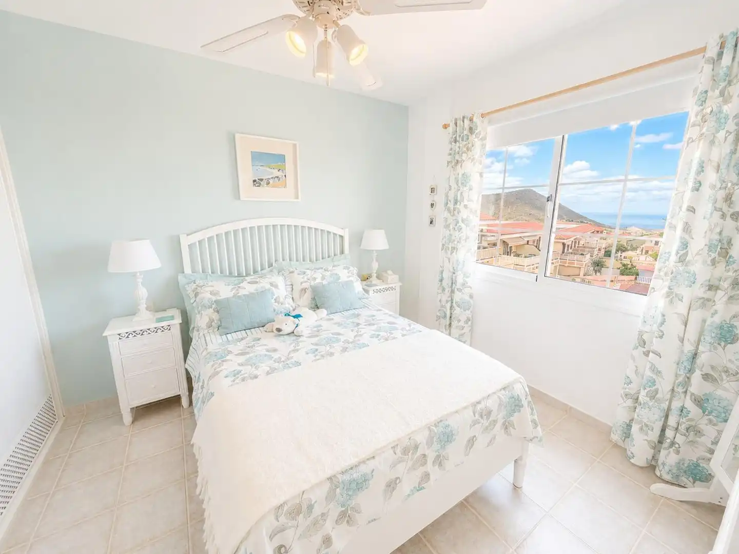 Schlafzimmer von Wohnungen zum Verkauf in Arona mit Privatgarten, Terrasse und Möbliert