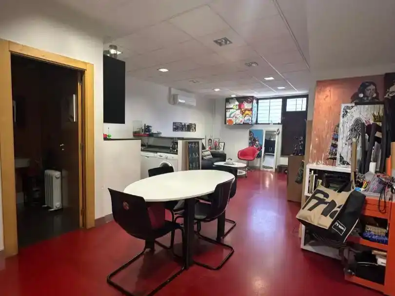 Study for sale in Salamanca Capital  with Air Conditioner