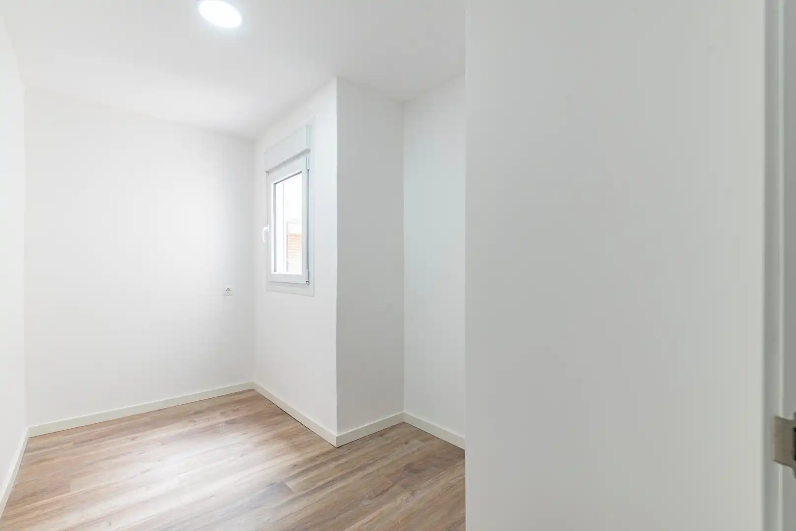 Habitación de Ático en venta en Santa Coloma de Gramenet con Terraza, Horno y Balcón