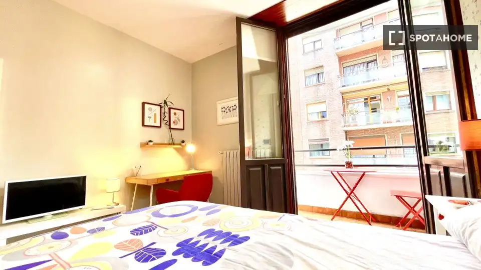 Room in Abandoibarra - Guggenheim
