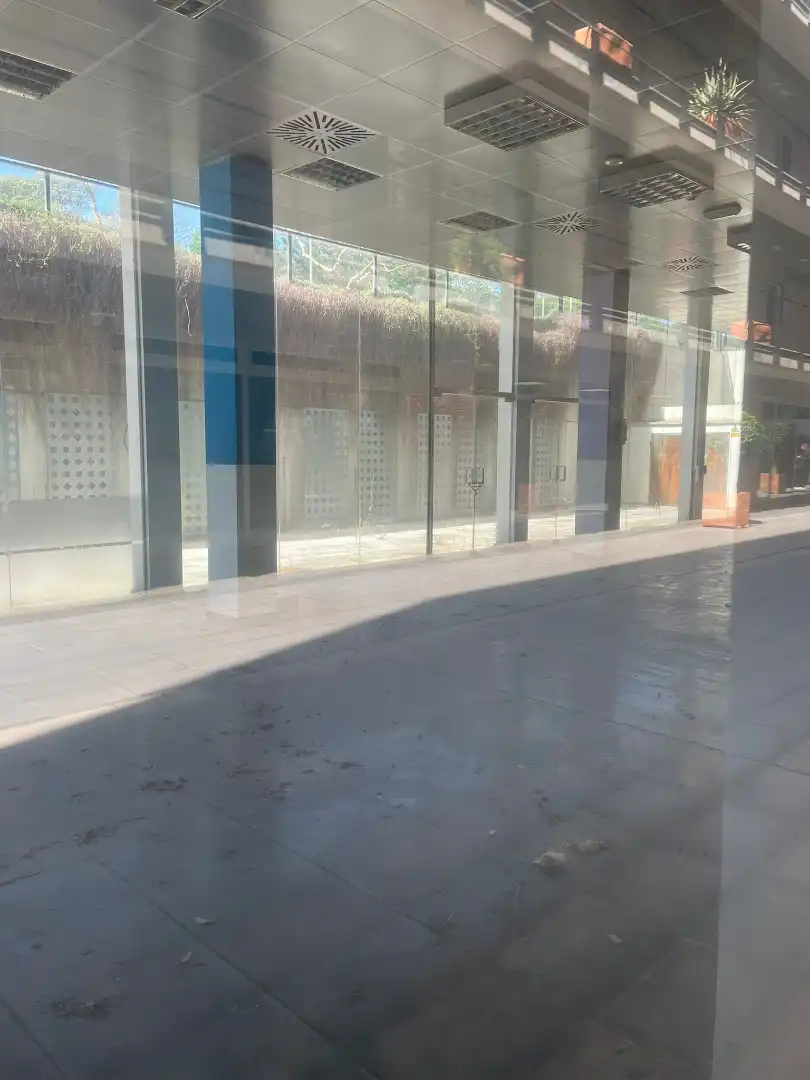 Local comercial en venda a Carrer Blaise Pascal, imagen 4
