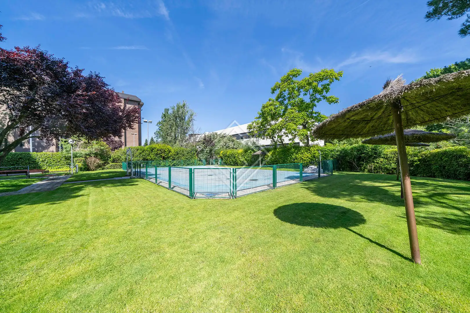Piscina de Piso en venta en Madrid con Jardín privado, Terraza y Piscina comunitaria
