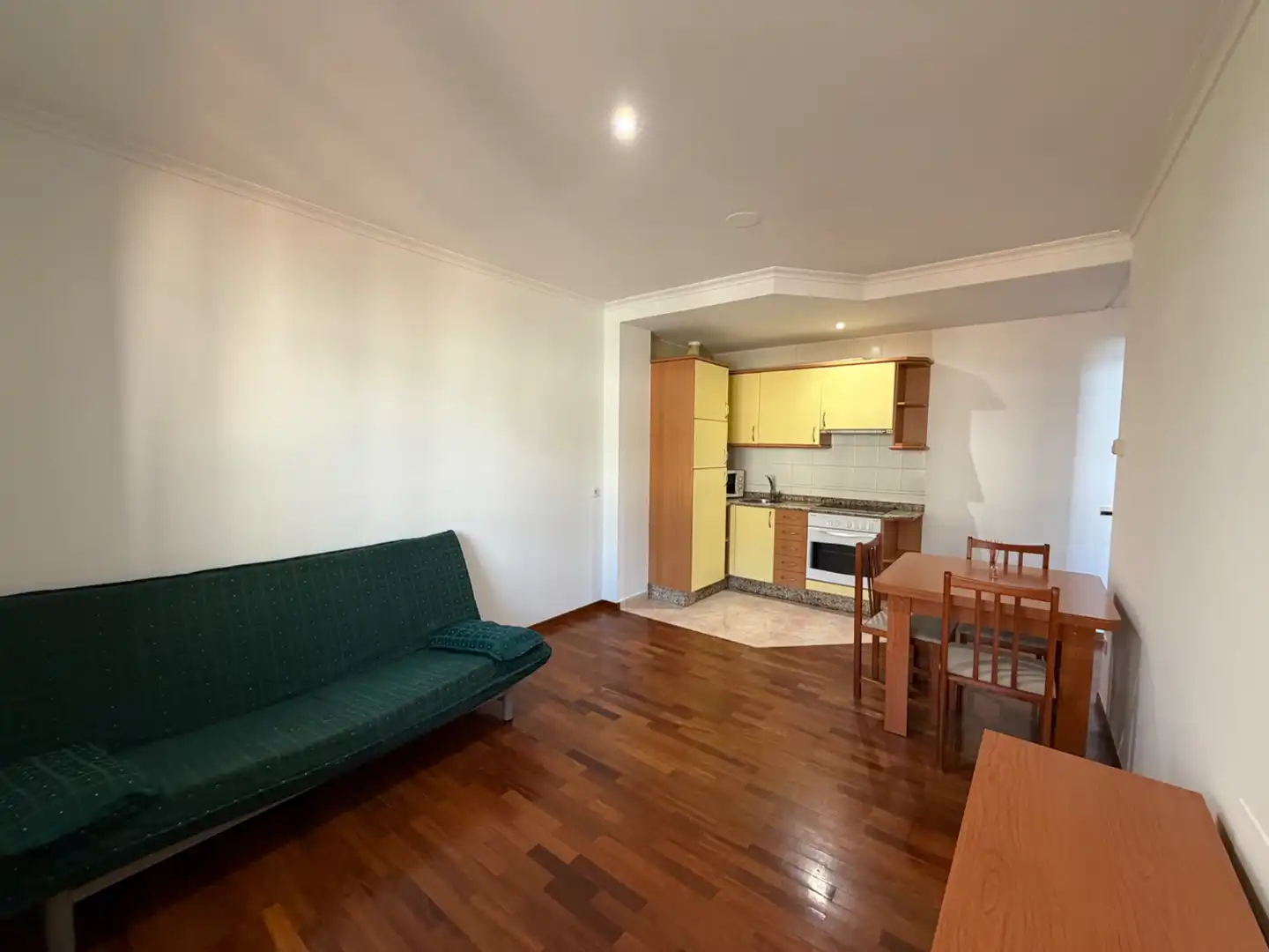Sala de estar de Apartamento de alquiler en Lugo con Calefacción, Parquet y Trastero