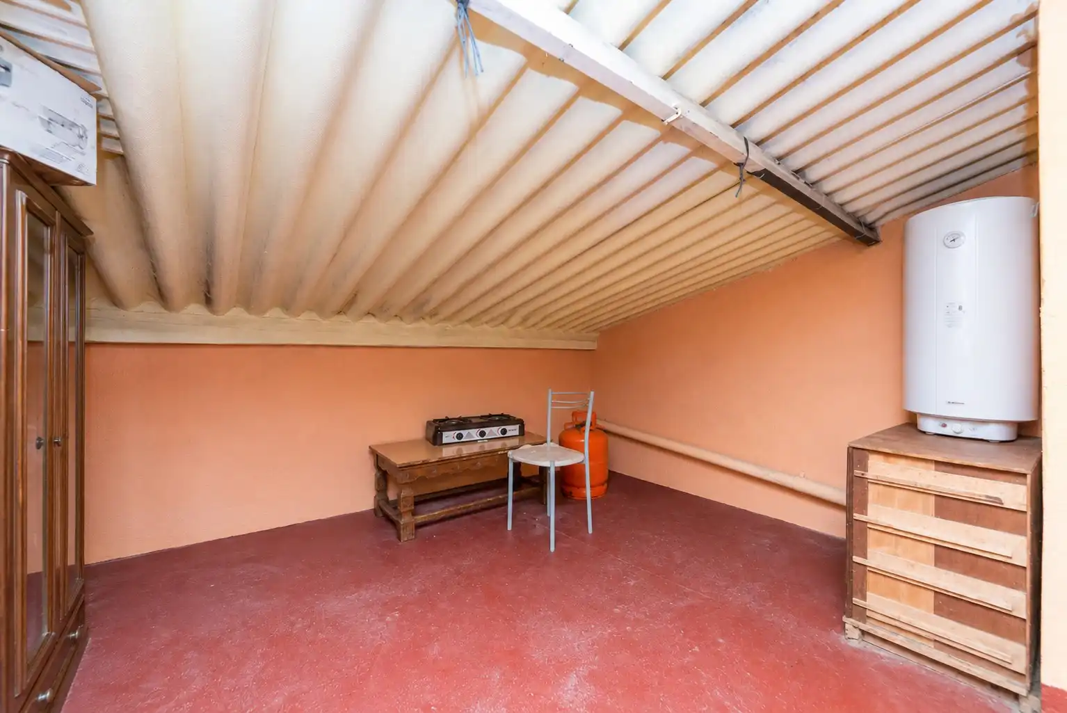 Einfamilien-Reihenhaus zum Verkauf in Almorox mit Terrasse, Abstellraum und Möbliert