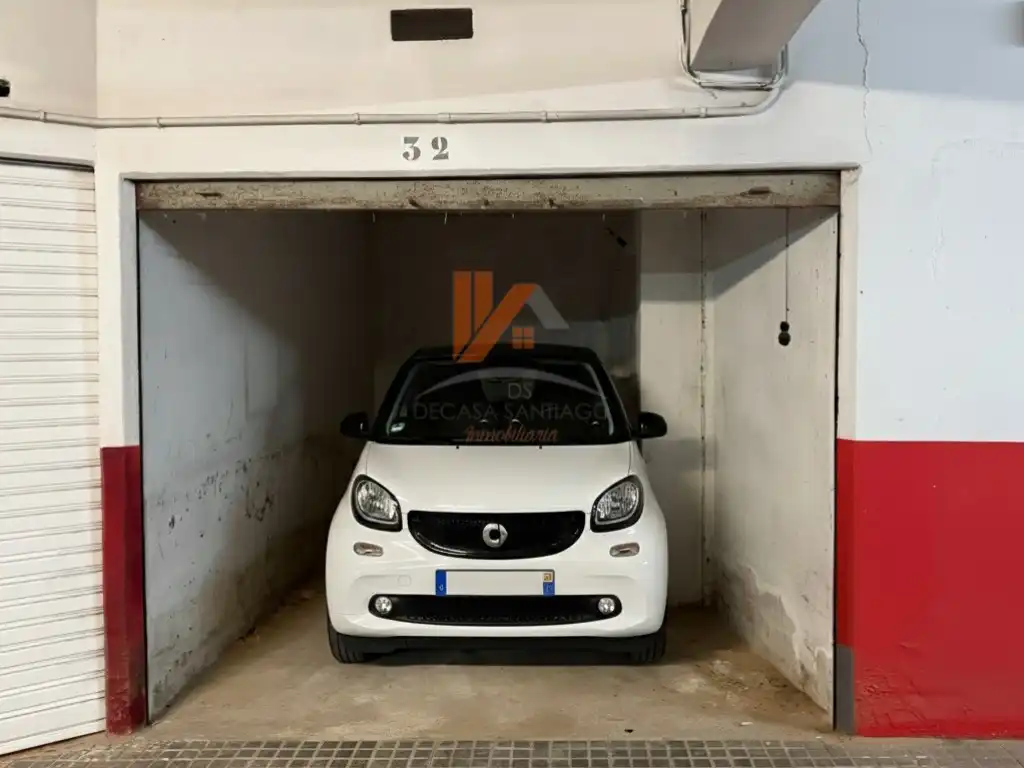 Parkplatz von Garage zum Verkauf in Santiago de Compostela 