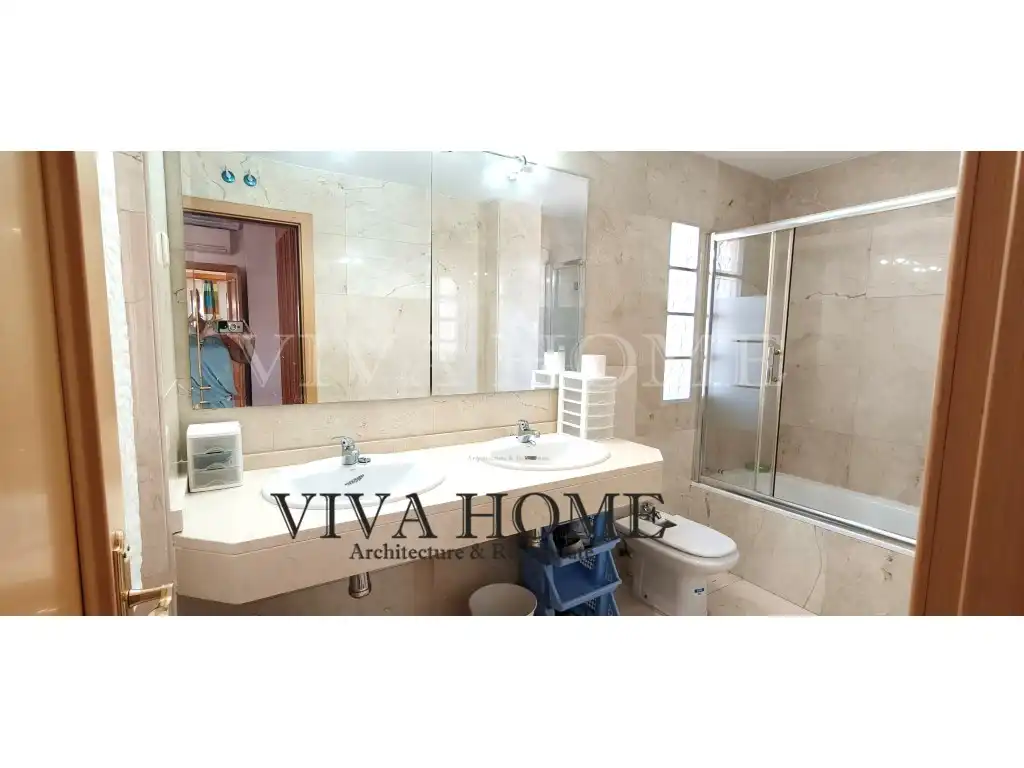 Bathroom of Houses for sale in Parla