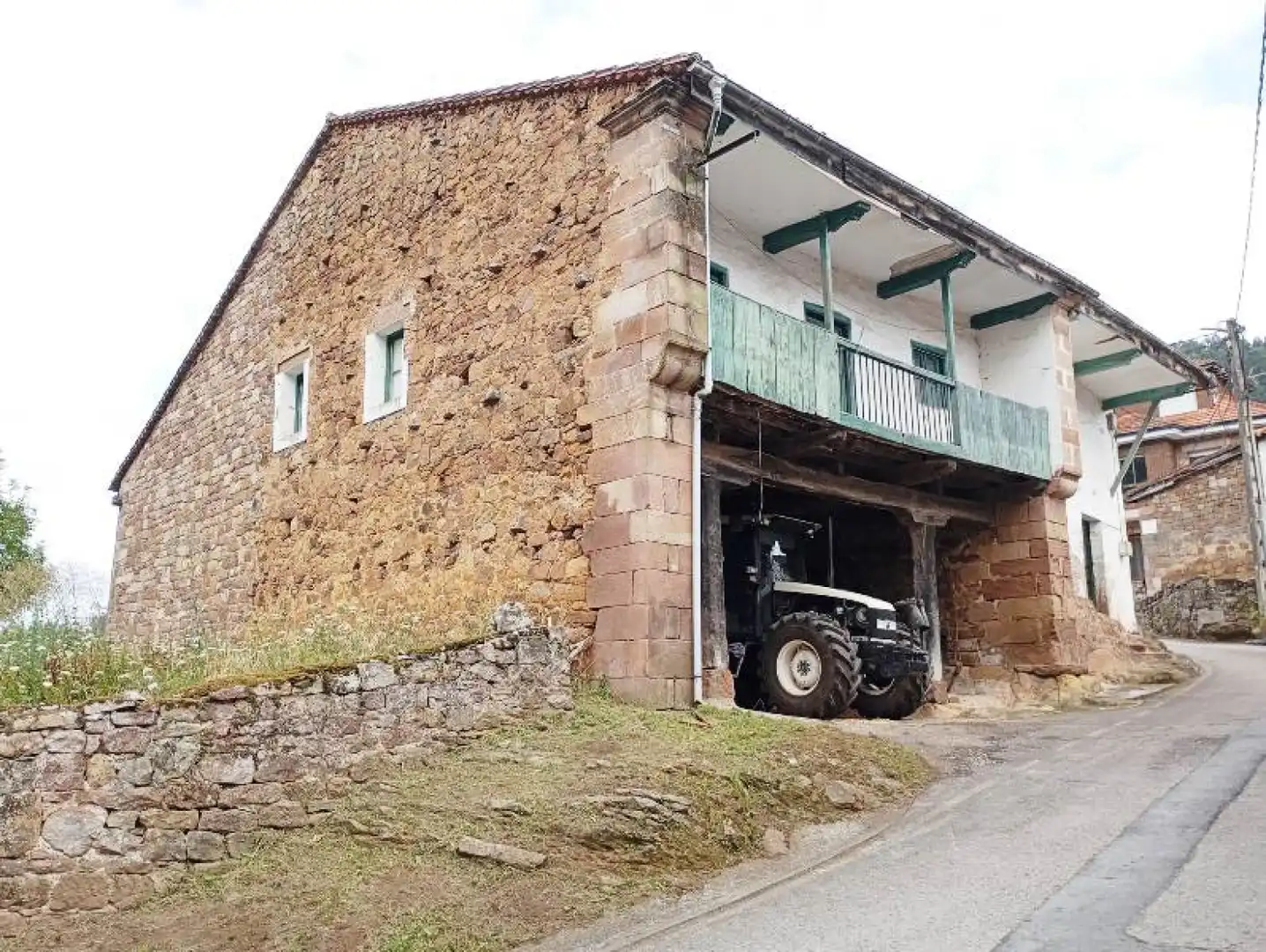 Vista exterior de Casa o xalet en venda en Cartes amb Jardí privat, Traster i Balcó