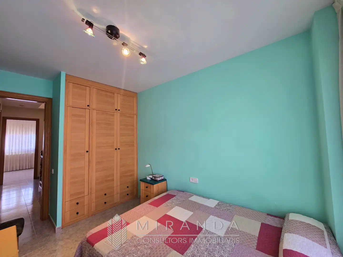 Habitación de Casa adosada en venta en Canovelles con Aire acondicionado, Calefacción y Terraza