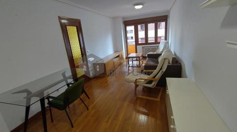Foto 4 de Piso de alquiler en De Pedro Masaveu, Auditorio - Seminario - Parque de Invierno, Asturias