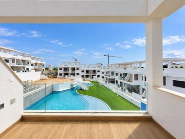 Penthouse with balcony for sale in Los Balcones - Los Altos