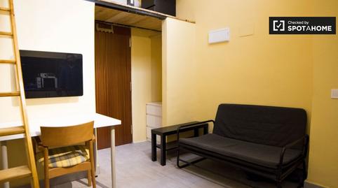 Photo 2 of Study to share in Guindalera, Madrid