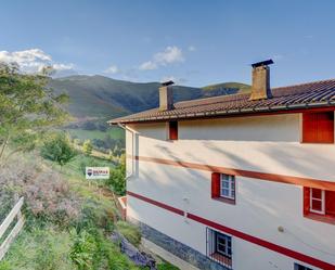 Außenansicht von Haus oder Chalet zum verkauf in Goizueta mit Privatgarten, Terrasse und Abstellraum