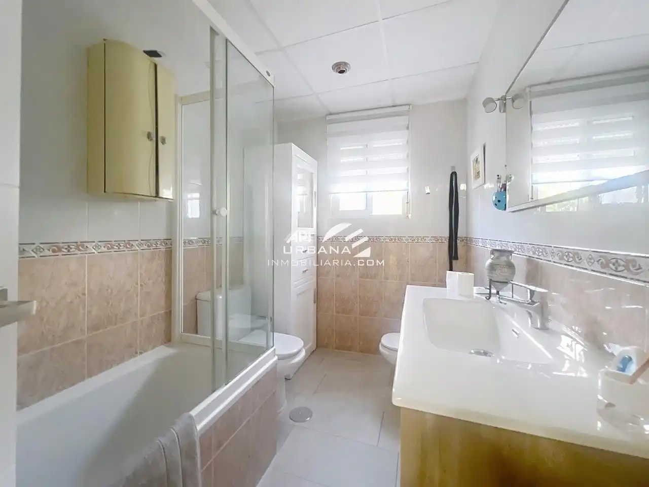Houses for sale in Los Almendros, Jardin Lucena