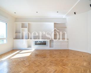 Living room of Flat to rent in  Valencia Capital  with Air Conditioner, Parquet flooring and Balcony