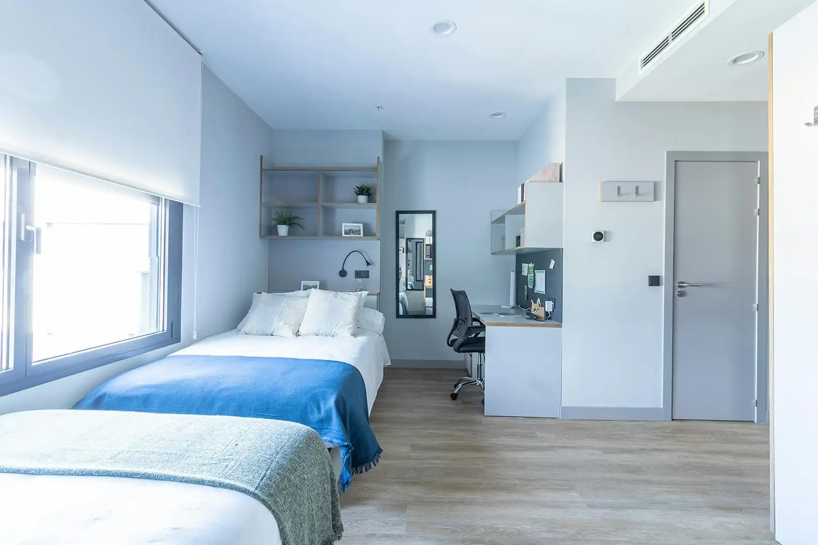 Schlafzimmer von Wohnung zur Miete in Sevilla mit Klimaanlage