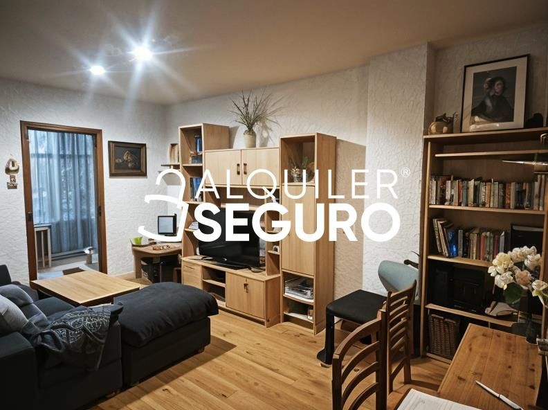 Sala d'estar de Pis de lloguer en  Zaragoza Capital amb Calefacció i Moblat