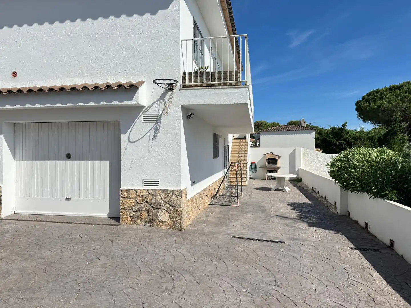 Vista exterior de Casa o chalet en venta en L'Escala con Aire acondicionado, Calefacción y Jardín privado