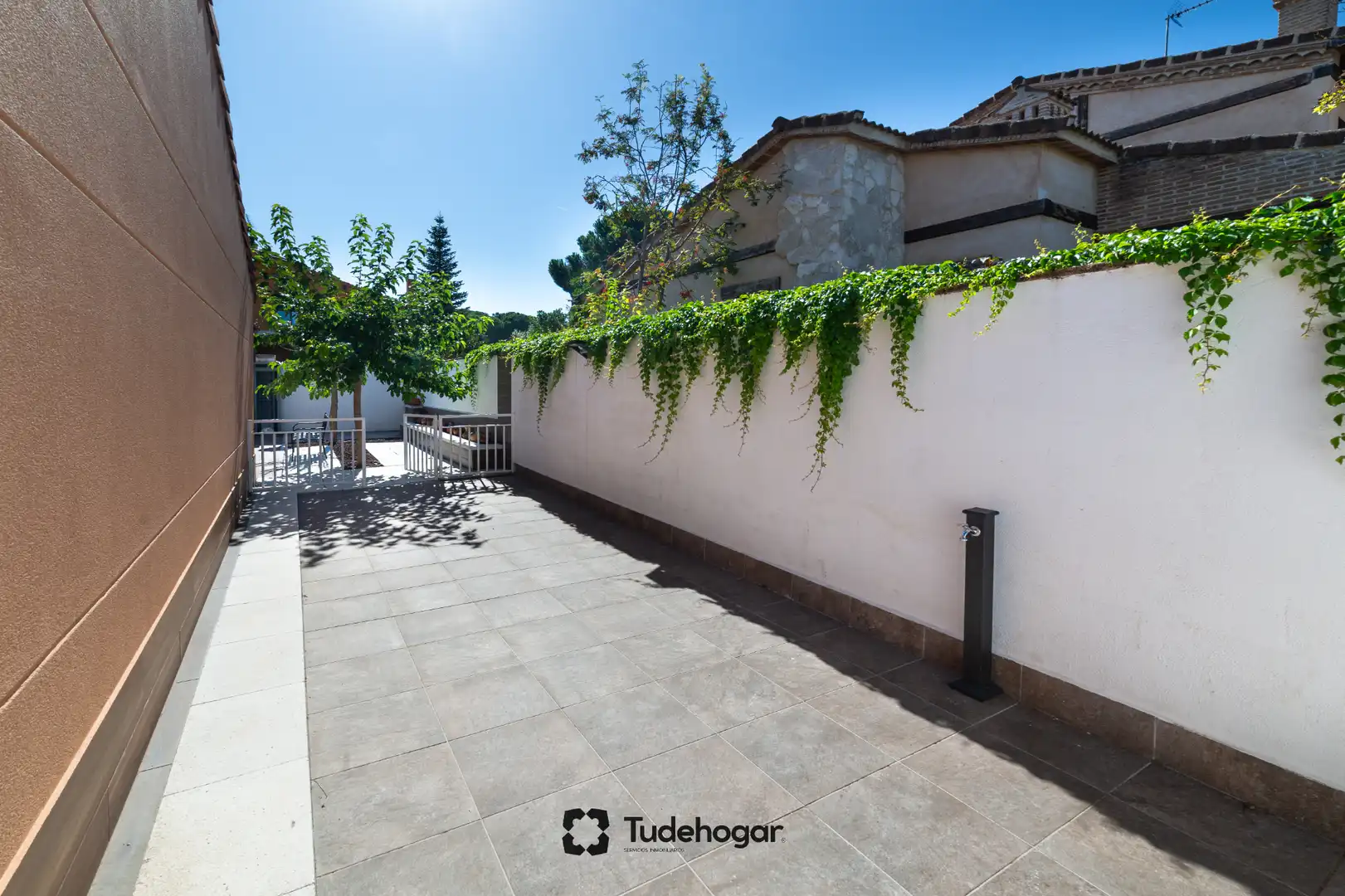 Terraza de Casa o chalet en venta en Tudela de Duero con Calefacción, Jardín privado y Amueblado