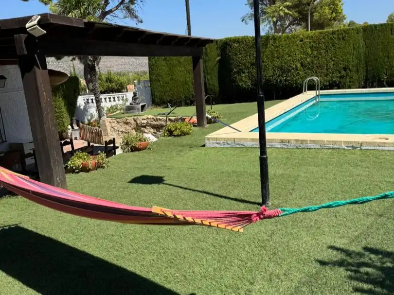Villa mit Pool zur Miete in C/ montanejos 9
