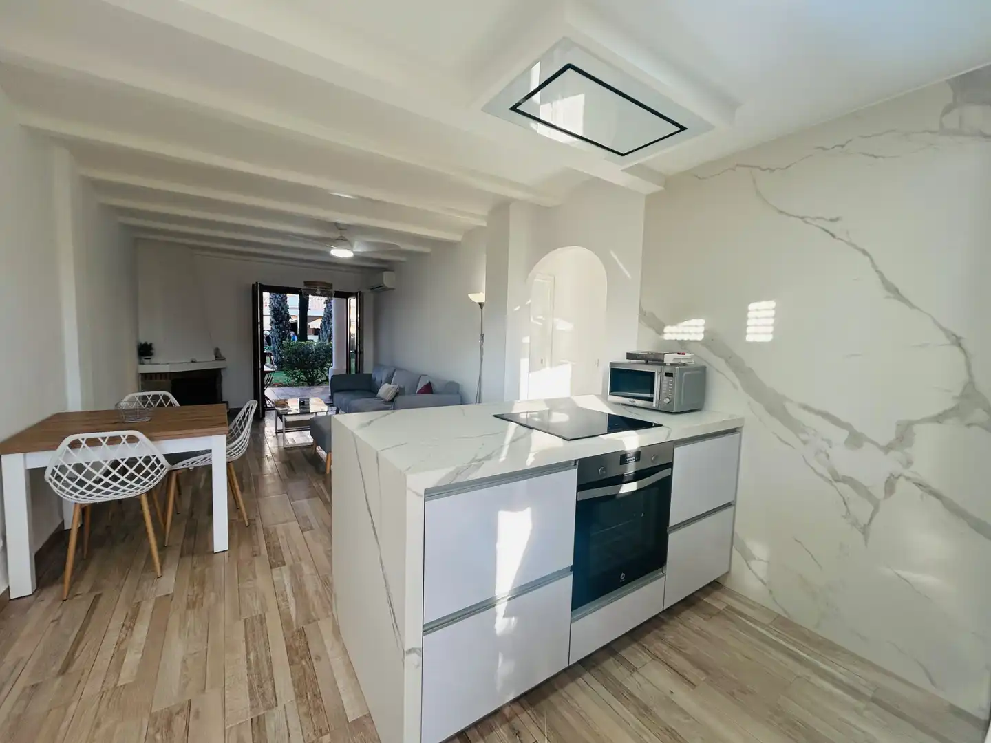Cuina de Planta baixa de lloguer en Dénia amb Aire condicionat, Calefacció i Jardí privat