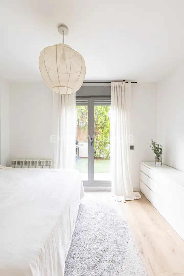 Bedroom of Ground floor for rent in Madrid  with Air Conditioner, Heating and Private garden