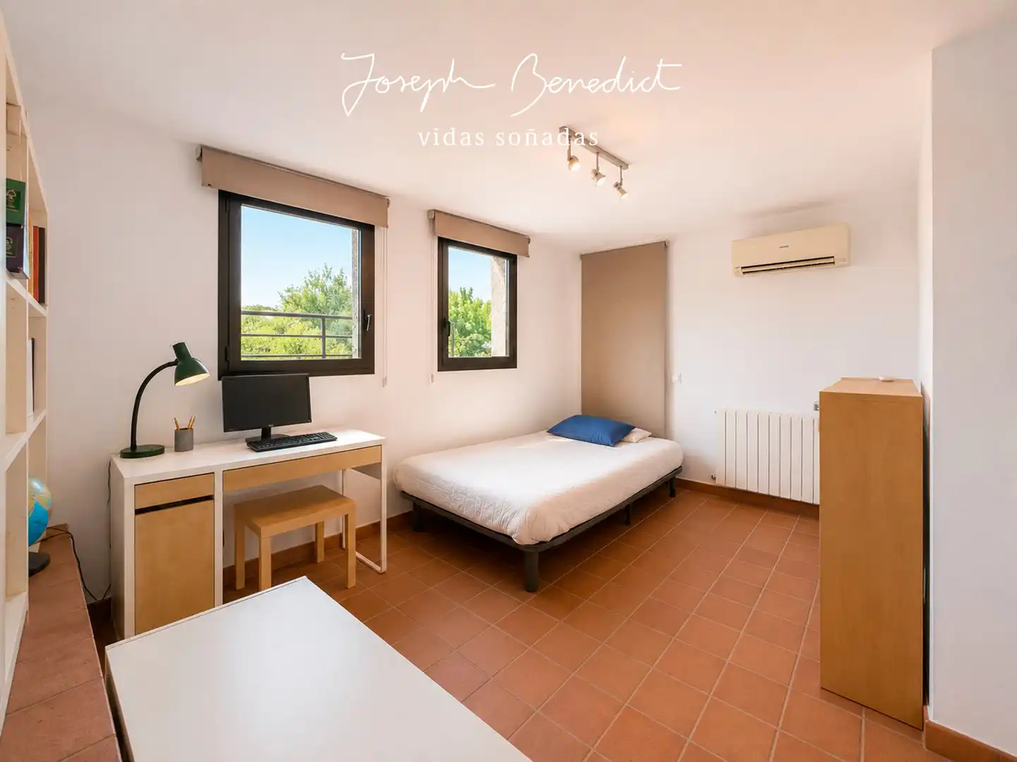 Bedroom of Houses for sale in Torrelles de Llobregat  with Air Conditioner, Heating and Private garden