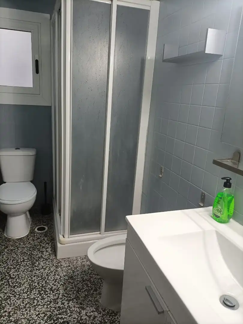 Bathroom of Flat for rent in Valencia  with Furnished, Oven and Washing machine