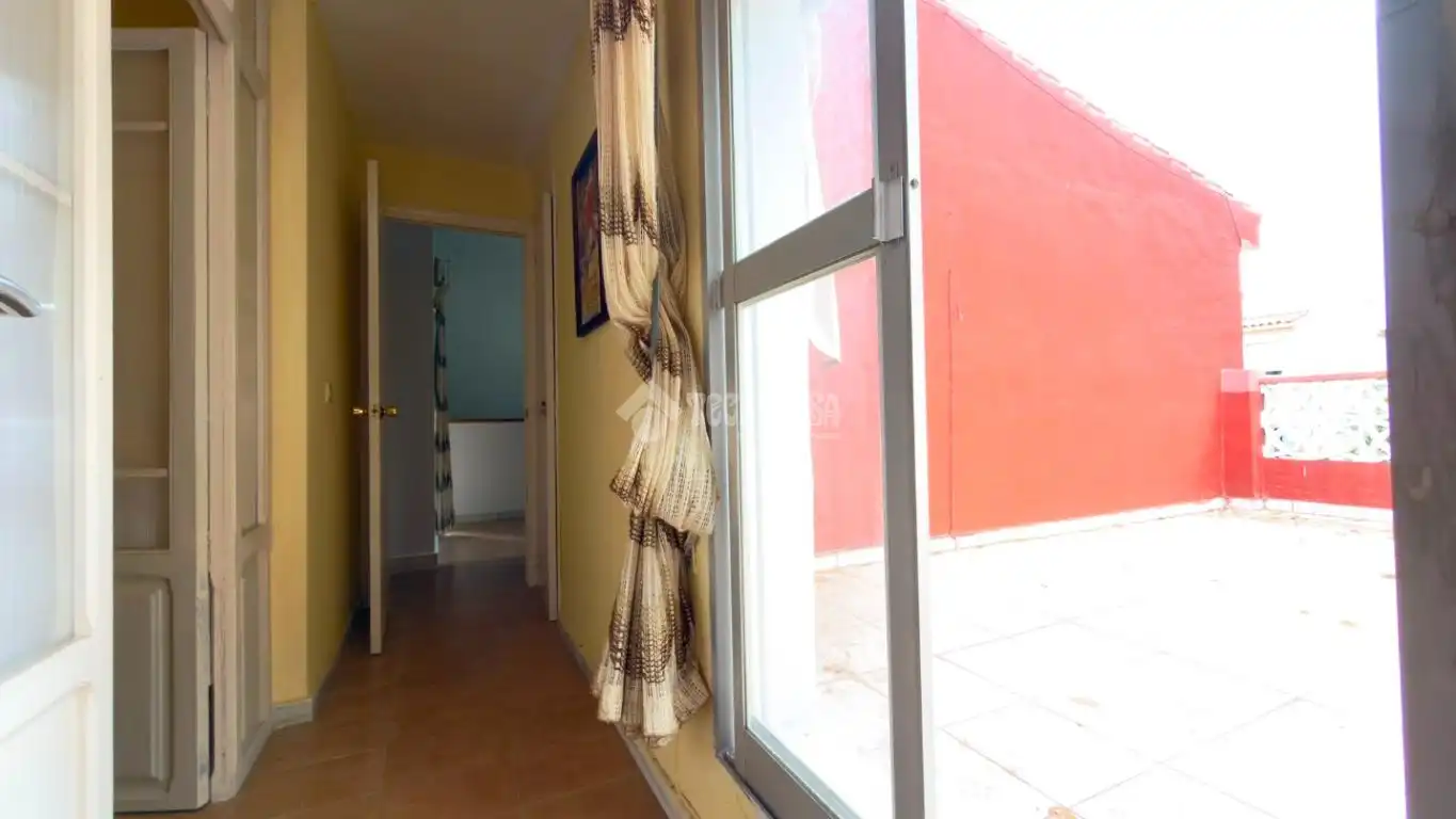 Dormitori de Casa adosada en venda en Los Barrios amb Terrassa, Traster i Balcó