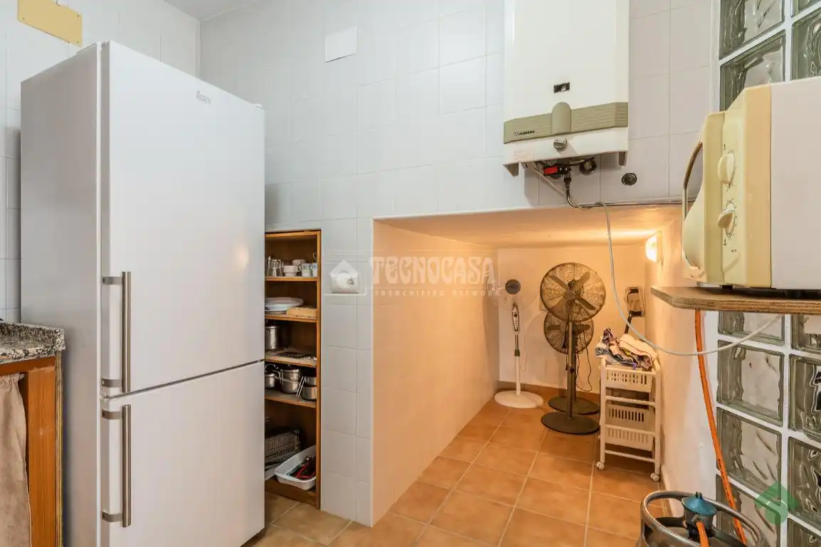 Cuina de Casa o xalet en venda en Conil de la Frontera amb Terrassa i Balcó