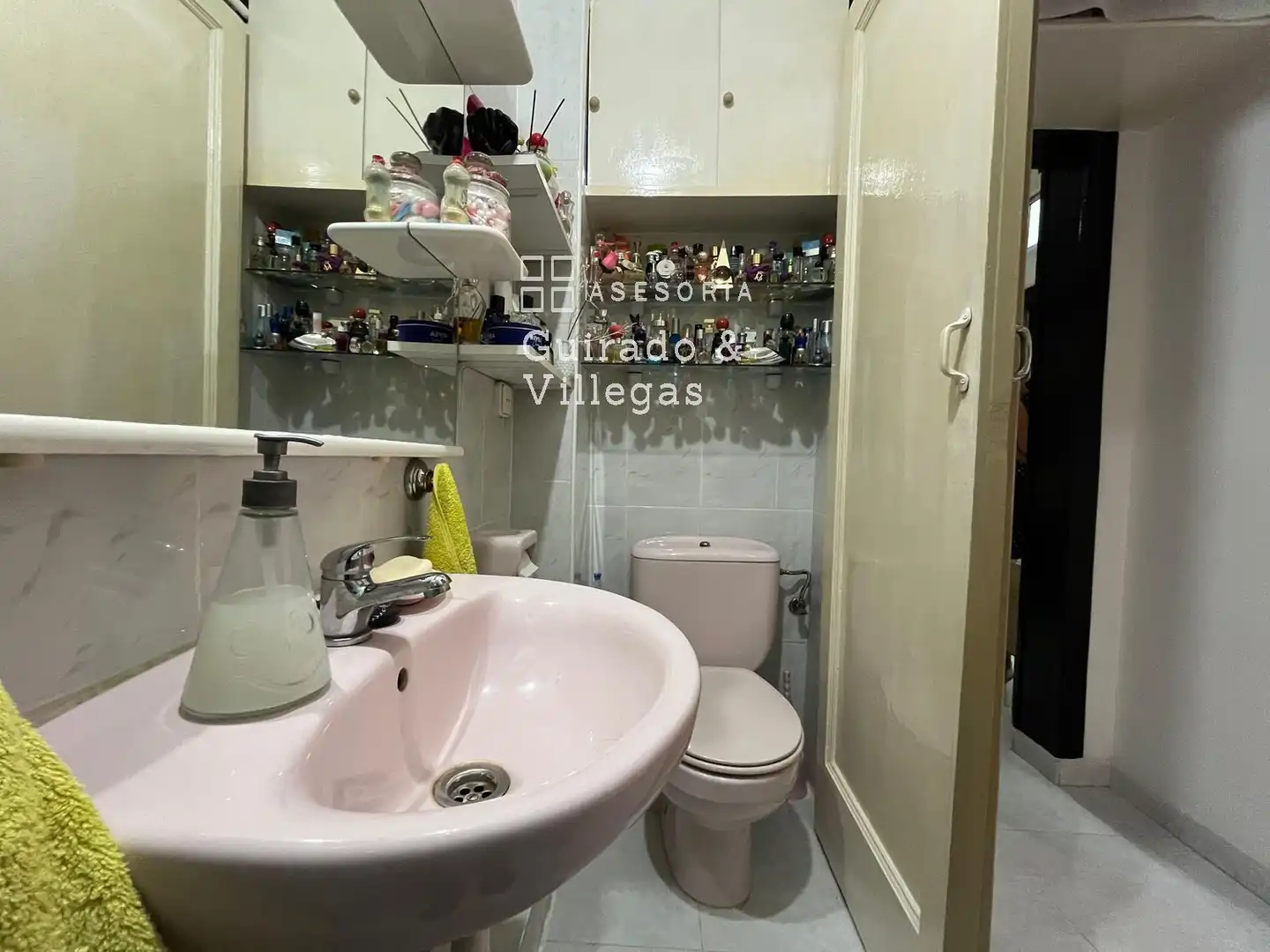 Baño de Piso en venta en Barcelona con Terraza y Amueblado