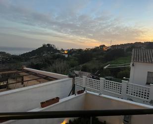 Vista exterior de Pis en venda en Benalmádena amb Terrassa, Moblat i Piscina comunitària