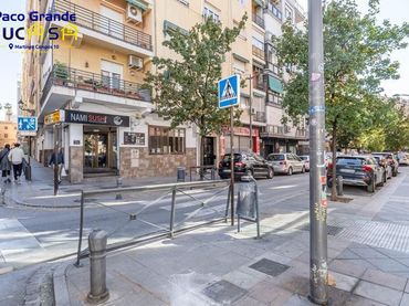 Pis amb balcó en venda a Calle Obispo Hurtado 13