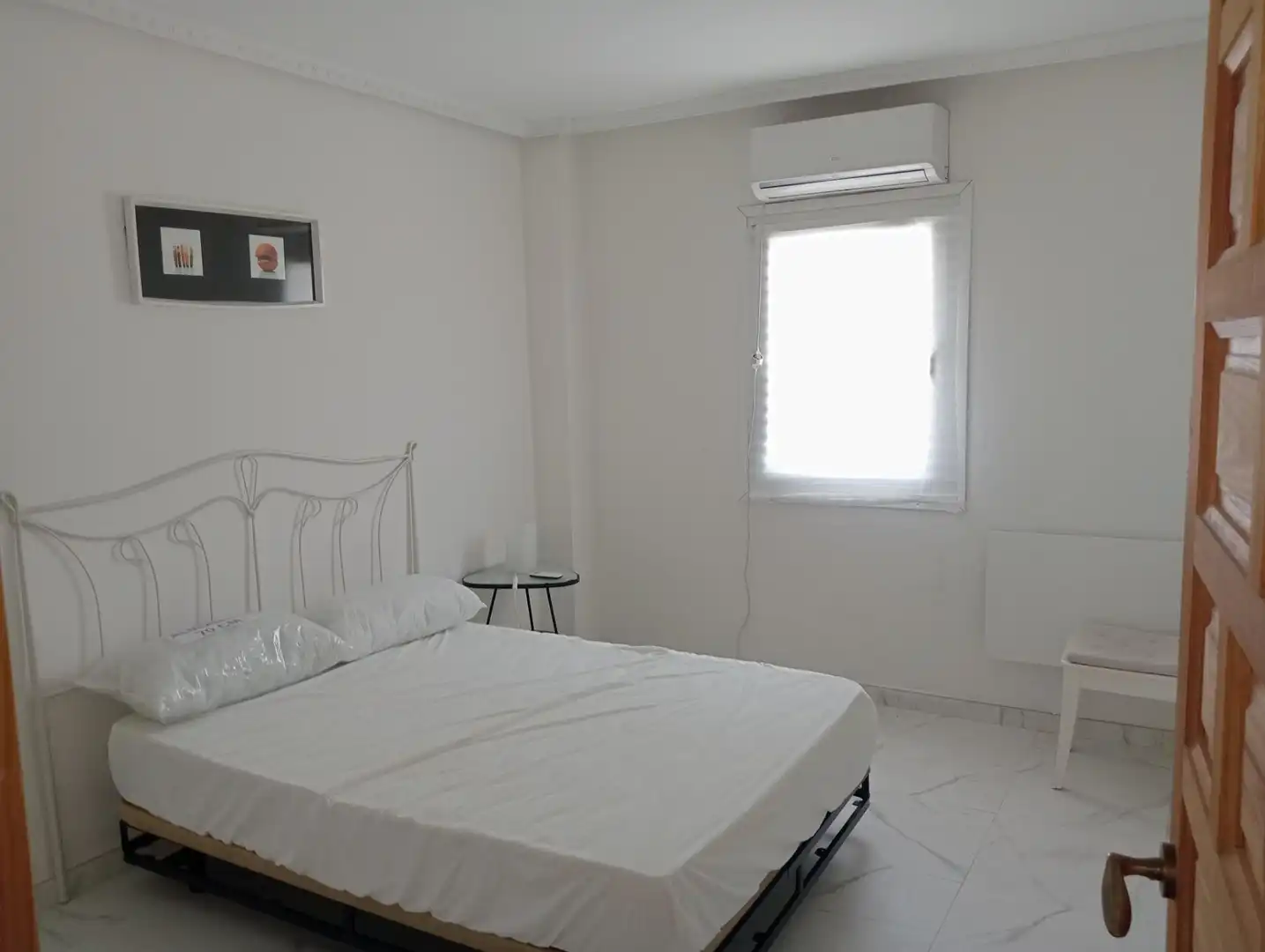 Schlafzimmer von Wohnung zur Miete in Sevilla mit Klimaanlage, Terrasse und Möbliert