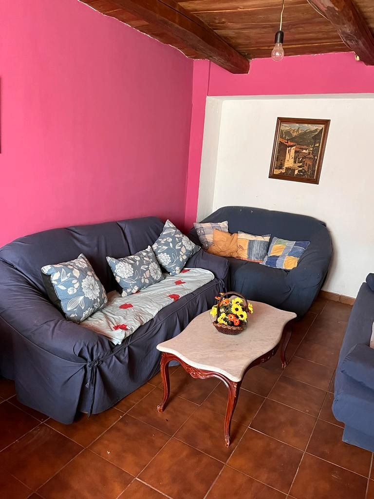 Sala d'estar de Casa o xalet en venda en Santa María del Páramo amb Traster, Moblat i Forn