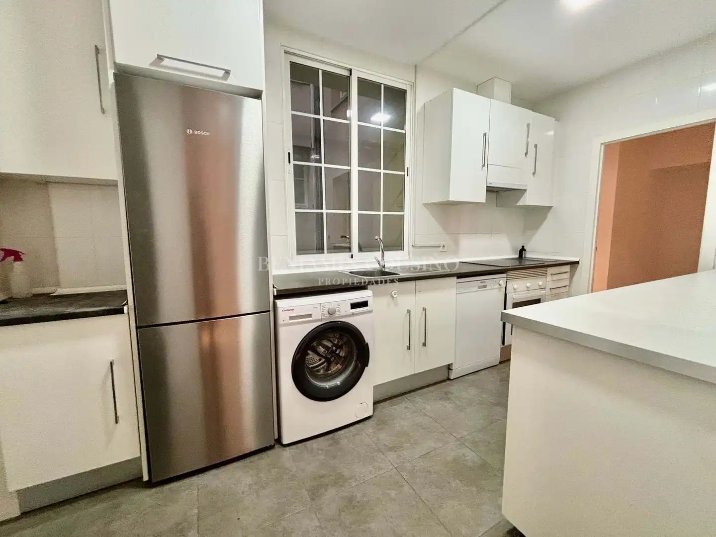 Cocina de Piso de alquiler en Madrid