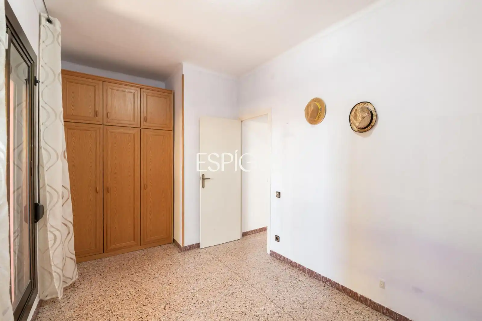 Schlafzimmer von Dachboden zum Verkauf in Barcelona mit Klimaanlage, Heizung und Terrasse