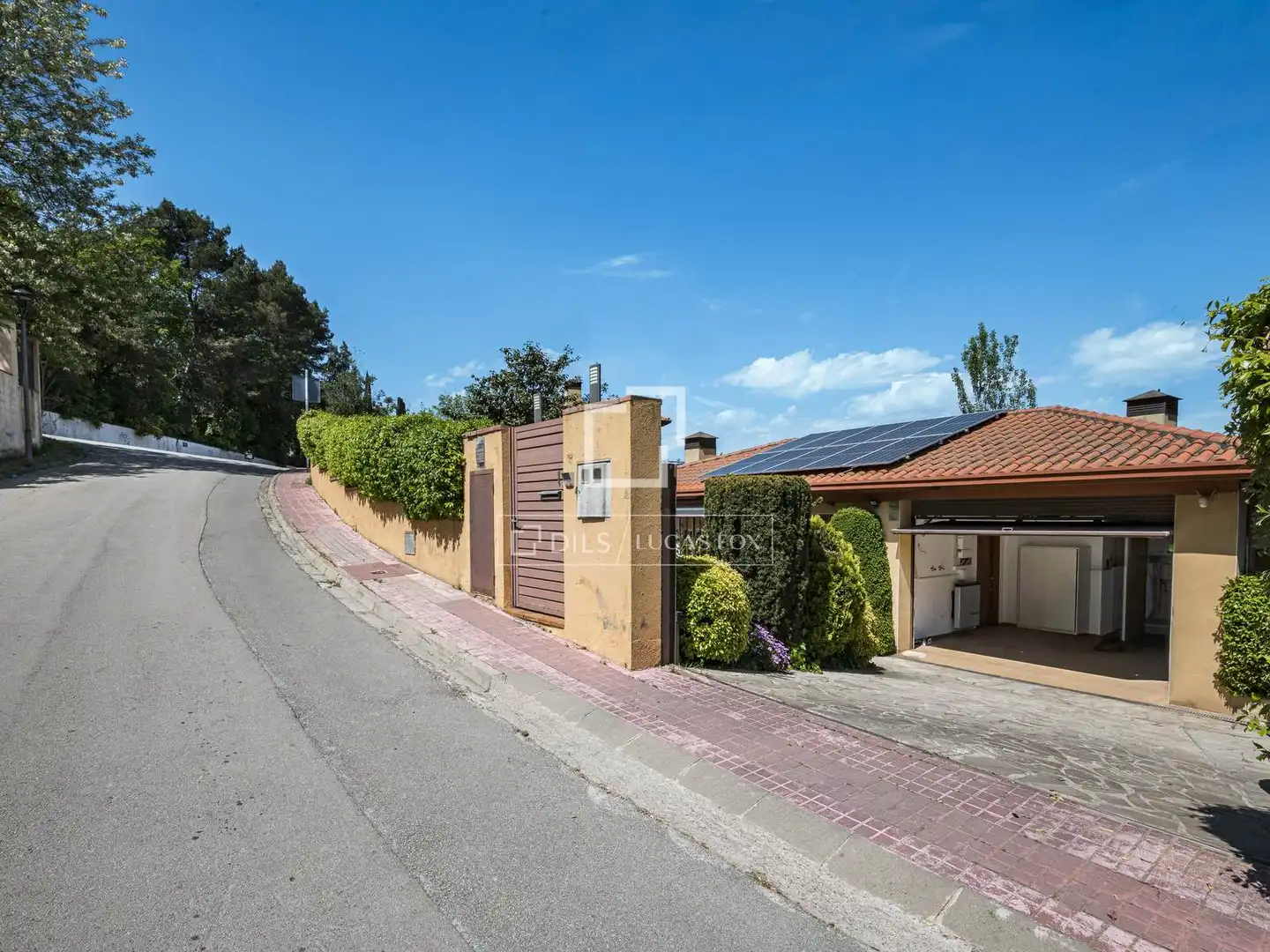 Exterior view of Houses for sale in Sant Cugat del Vallès  with Air Conditioner, Heating and Terrace