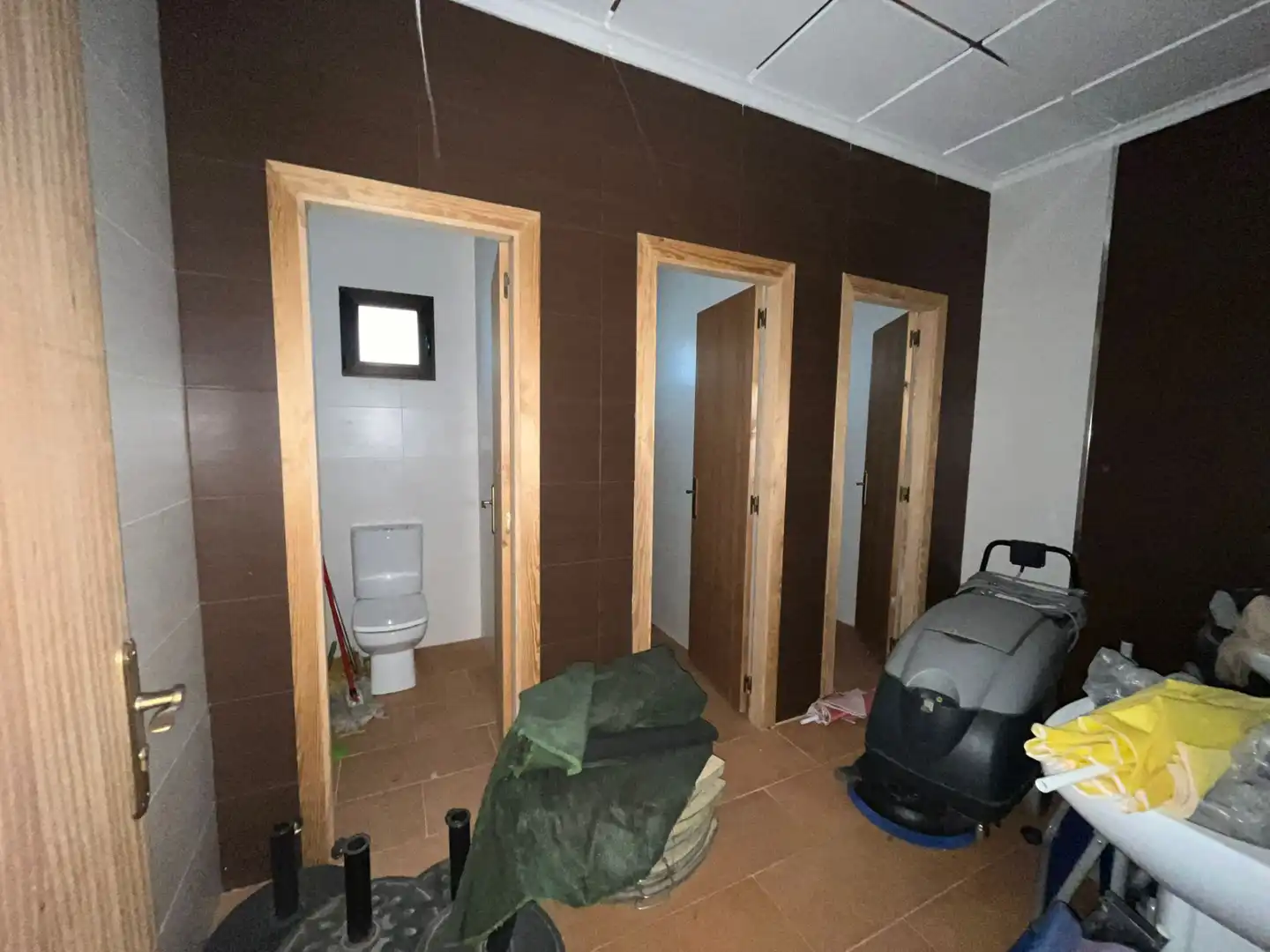 Badezimmer von Fabrikhallen zum Verkauf in San Vicente del Raspeig / Sant Vicent del Raspeig mit Alarm
