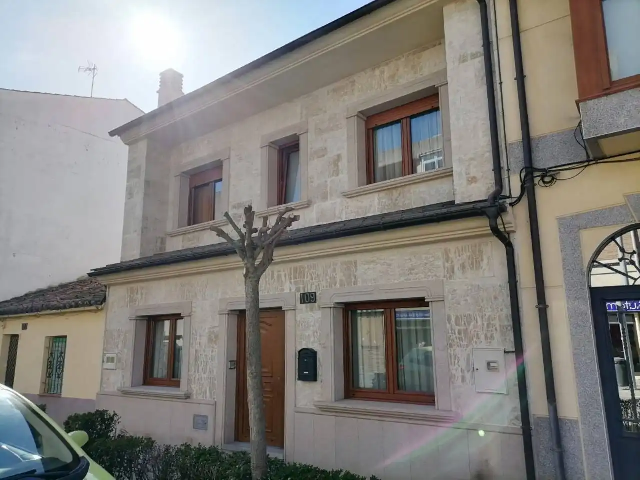 Vista exterior de Casa adosada en venda en Ciudad Rodrigo amb Calefacció, Parquet i Terrassa