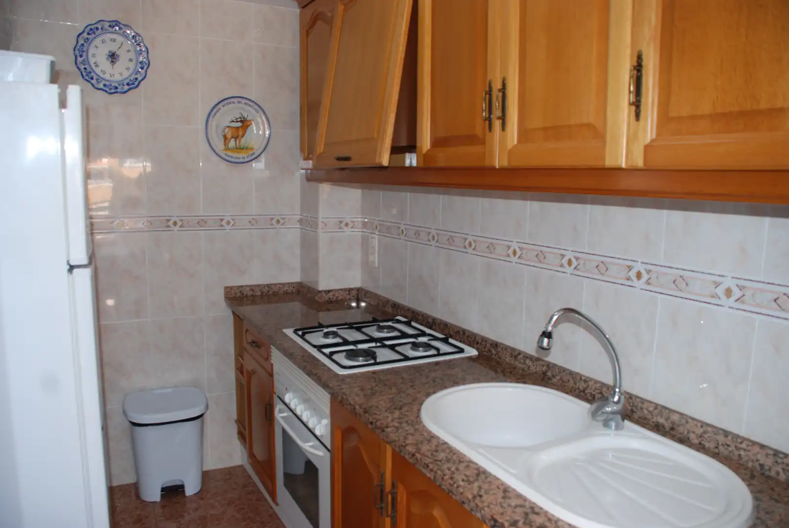 Cuina de Apartament en venda en Miramar amb Calefacció, Terrassa i Moblat